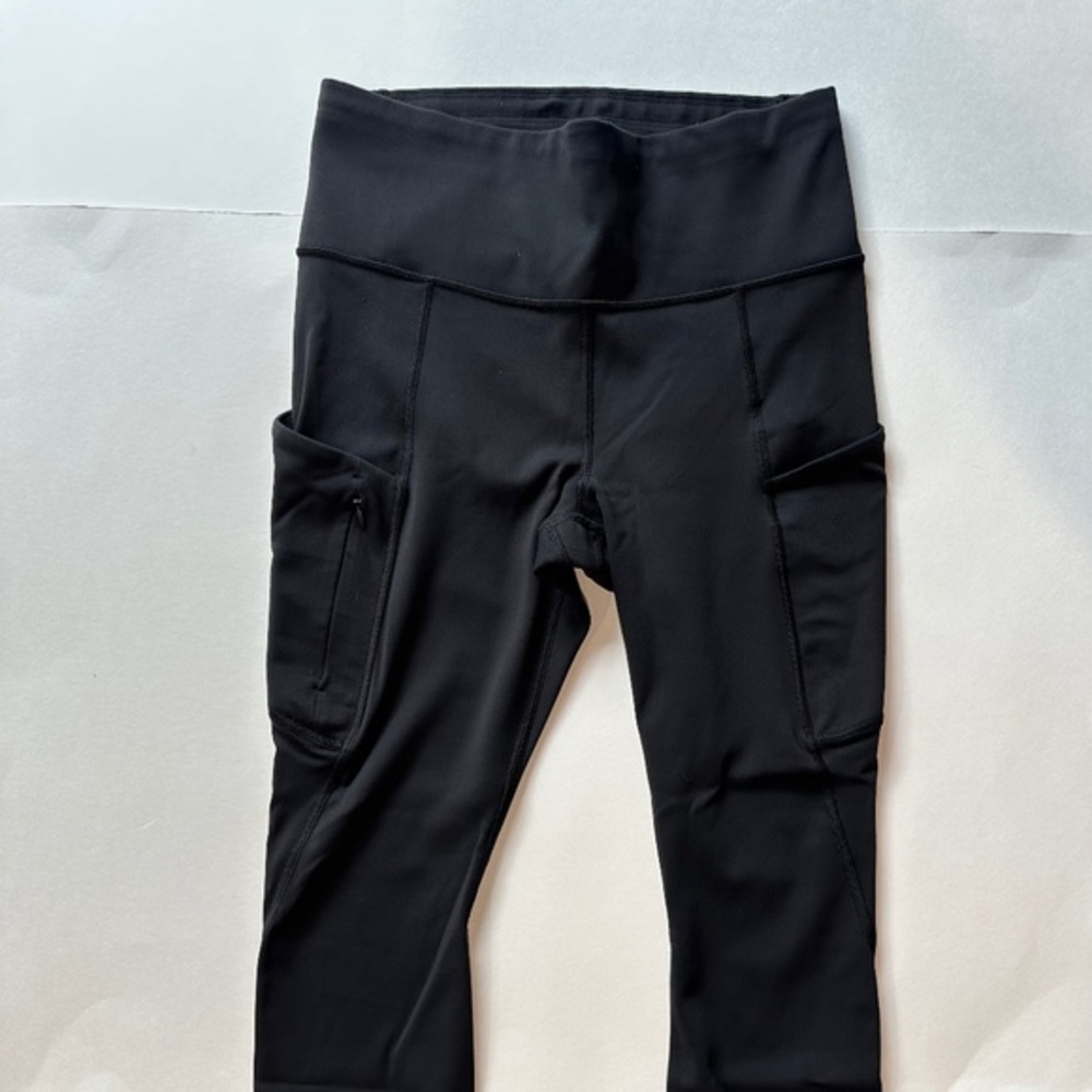 Athleta Black Crop Leggings With Pockets  - Size S.